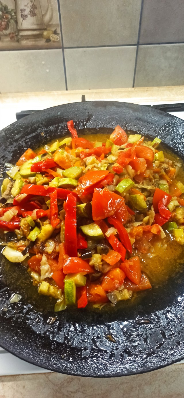 Просто кухарю.
