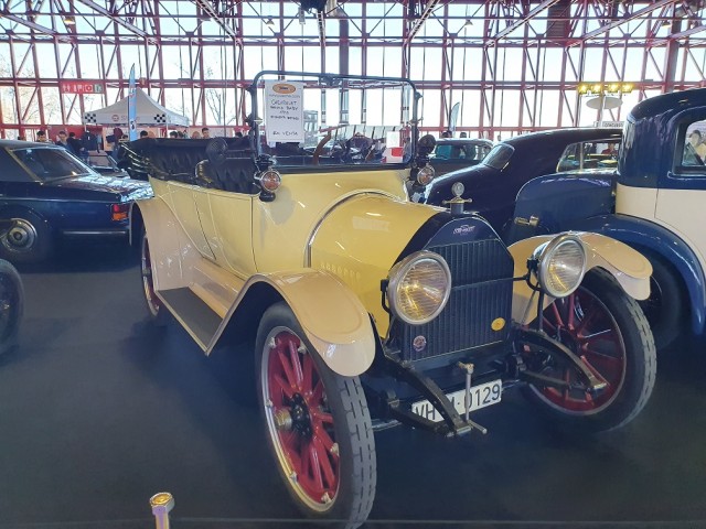 Умели же раньше делать автомобили с душой!.. или ClassicMadrid2020