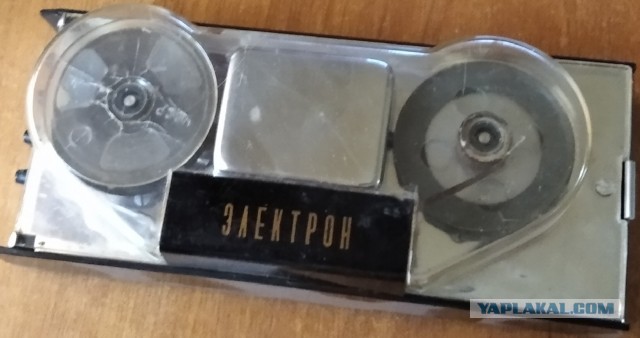 Миниатюрный магнитофон