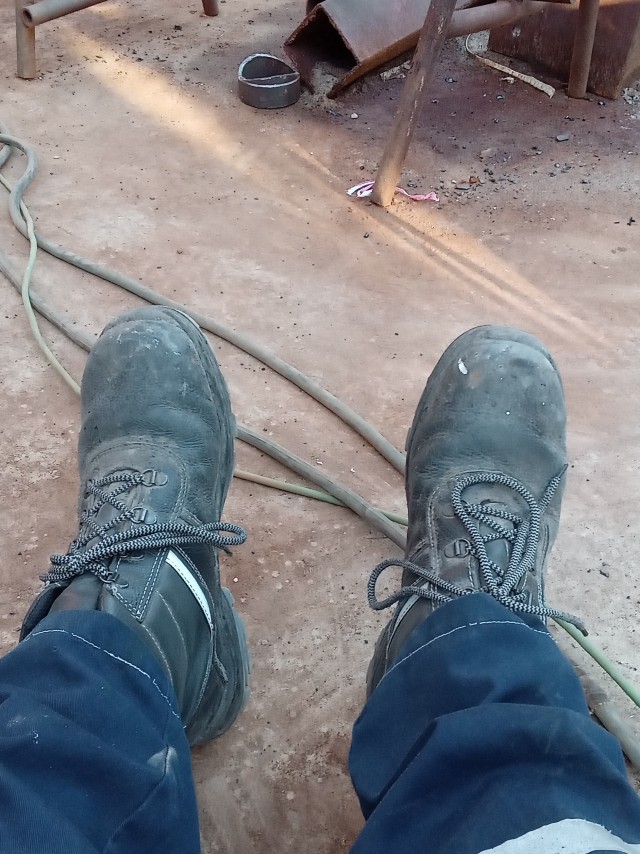 Пост рабочей обуви
