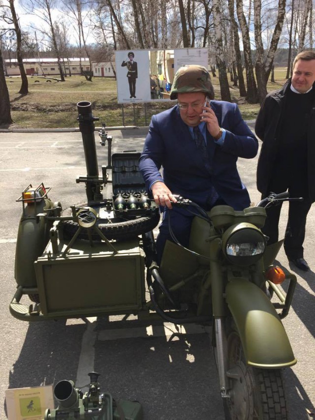 Под Киевом выставка военной техники
