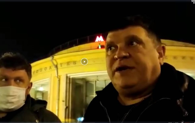 Незаконное задержание уличных музыкантов. Москва, у метро Новокузнецкая