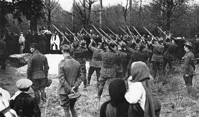 Лица, события, эпохи: редкие исторические фотографии, которые перенесут вас в другое время