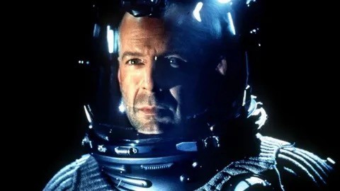 Может уже пора расчехлять Брюса ?