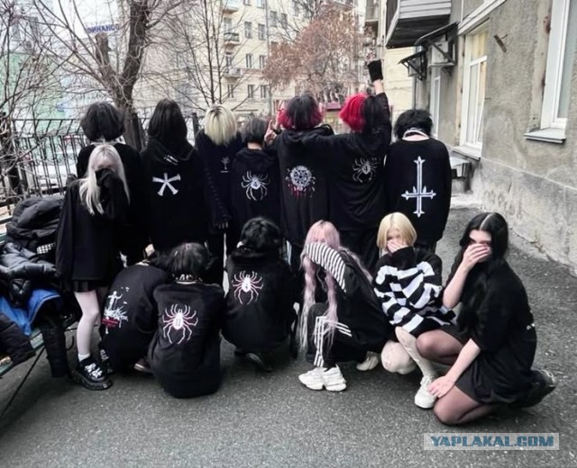 В Питере начнут отлавливать неформалов — по торговым центрам пройдут рейды