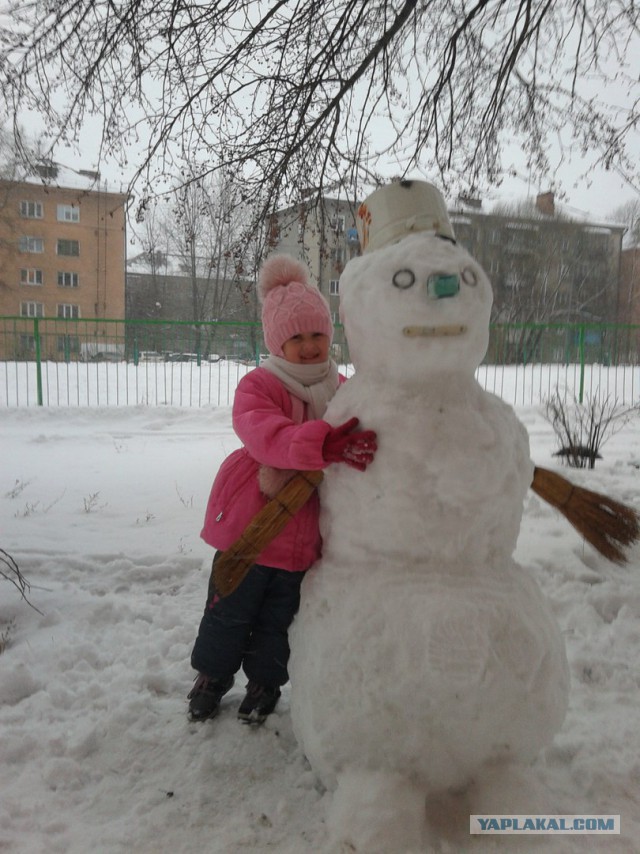 В Омске +1 и снег...Появилось много снеговиков