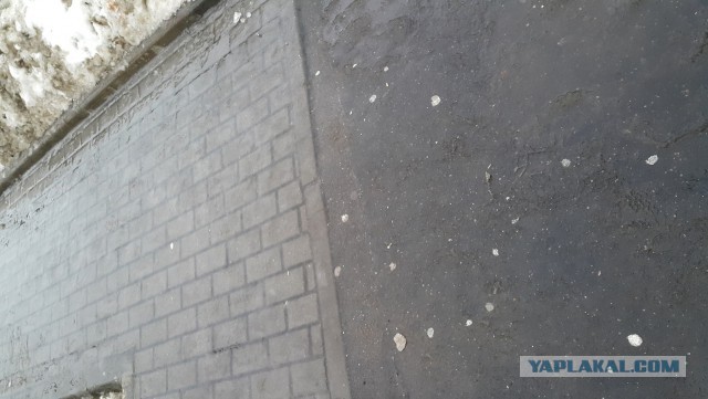 «Глазированная плитка»: километровые обледенения тротуаров