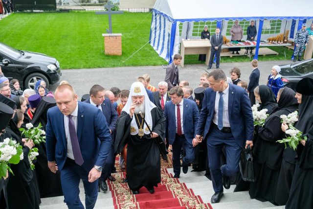 В Ростовской области выпускников отвели в церковь — помолиться перед сдачей экзаменов