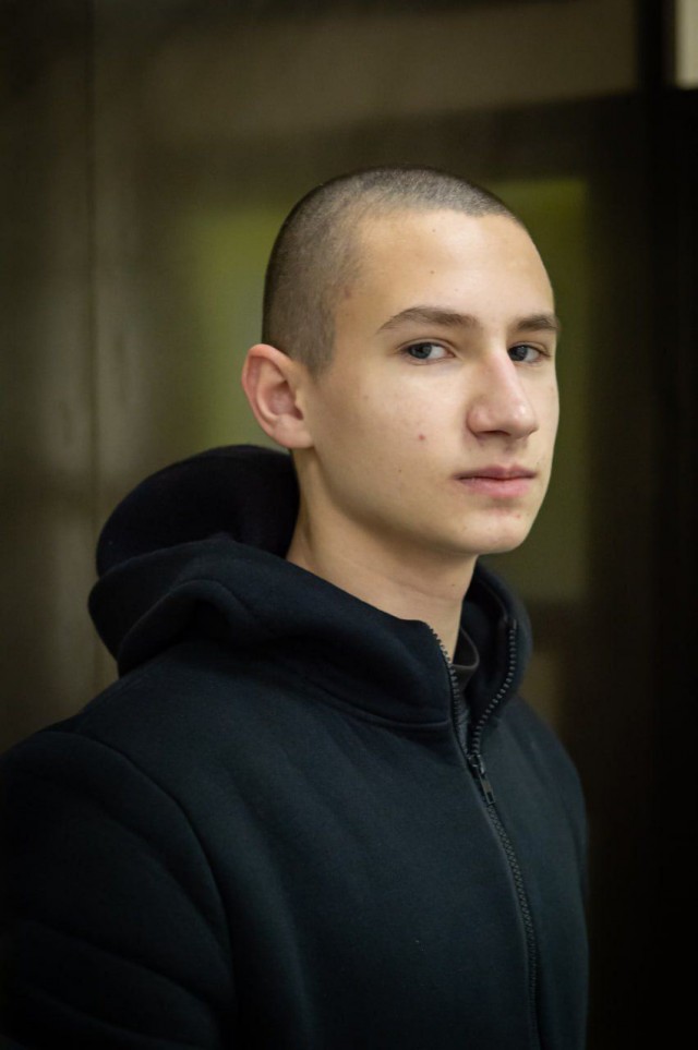 17-летнего школьника Егора Балазейкина, обвиняемого в поджоге военкоматов, приговорили к шести годам воспитательной колонии