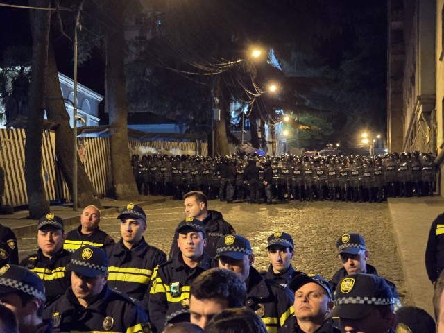 В парламенте Грузии произошла драка в ходе рассмотрения спорного закона об иноагентах