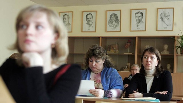 В Тюмени учителя жалуются на принудительные пожертвования