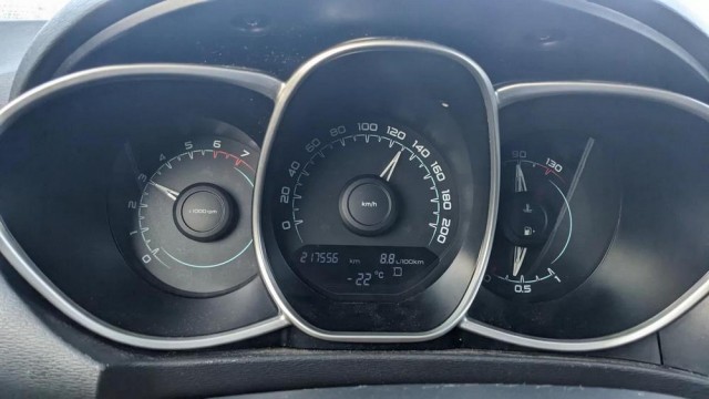 На Lada Vesta установили классическую 6-ступенчатую АКПП и машина "полетела" как Мерседес