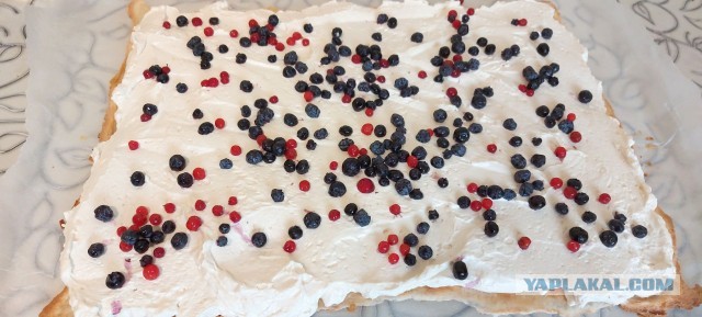 Рулет меренговый