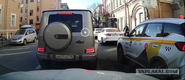 Очень упёртый адепт секты "помеха справа"