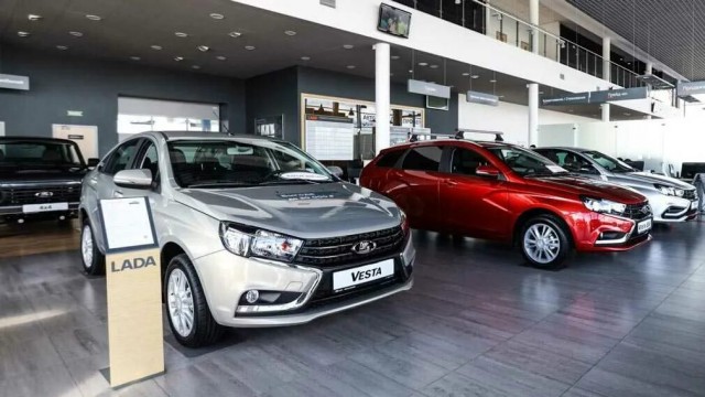 «АвтоВАЗ» поднимет цены на свои автомобили с 13 мая