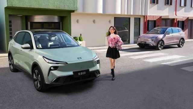 В Китае представили новый электрический кроссовер, который стоит дешевле «Весты» и вдвое дешевле «Москвича 3е»