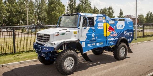 Украина заказала 1000 грузовиков Zetros для ВСУ