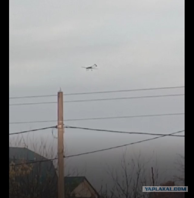 Как отличить мирный дрон/БПЛА от военного (боевого)? На военных есть яркие огни?