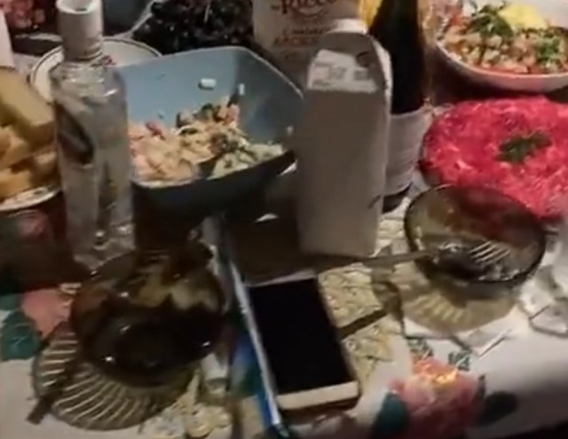 Стол накрыт