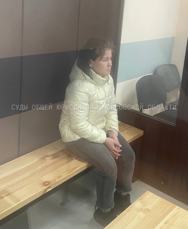 Суд отправил за решетку мать, выбросившую зарезанного ребенка в мусорный контейнер