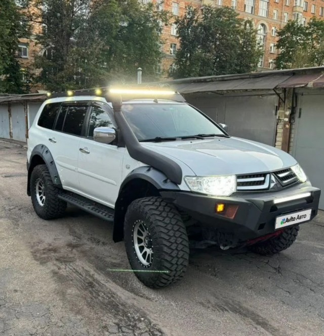 В Нижнем Новгороде продается УАЗ Патриот 2021 г.в.: мотор 3,5 л., мощность 290 л.с., коробка «автомат». Цена — 5,2 млн рублей