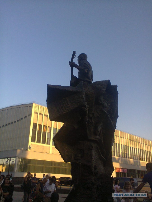 Памятник В.С. Высоцкому, г.Харьков