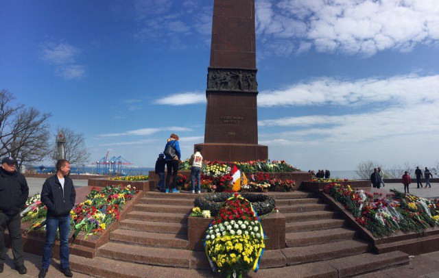 Полиция жёстко угомонила неонацистов в Одессе