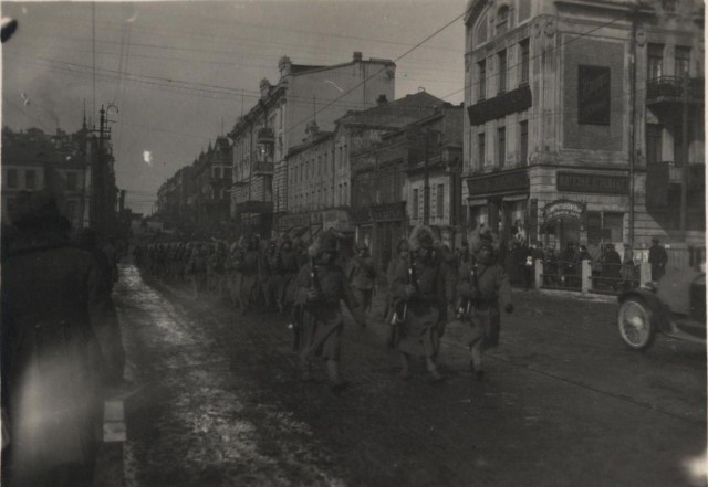 История в фотографиях