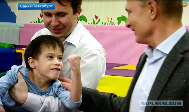 Может Путин иностранный шпион? Судя по тому, что творится в России!