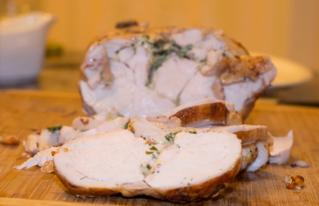 Куриная тушка (рулет) лишенная скелета (poulet désossé)  