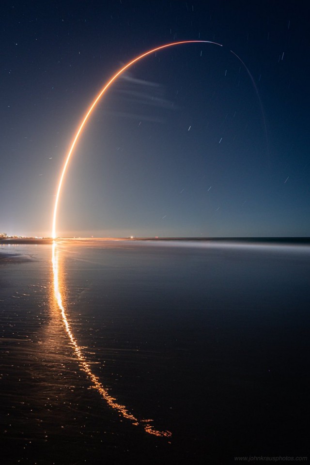 SpaceX вывела на орбиту 60 спутников
