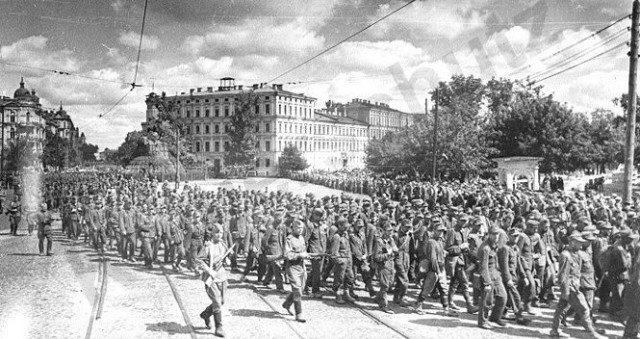«Парад» побежденных немцев
