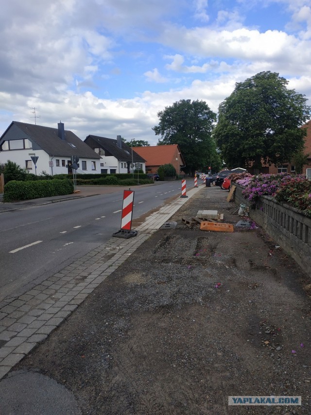 В Германии приготовили тротуары для демонстраций и погромов