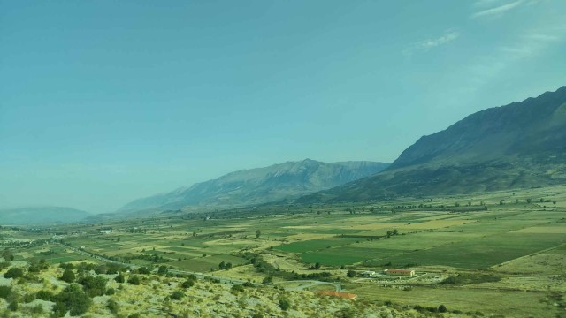 Aлбания в эпоху ХВОРИ всеобщей (2021)