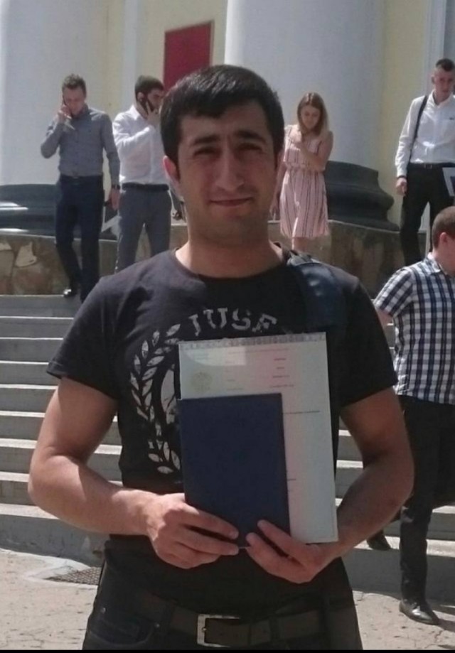 Автохаму  не понравилось, что его не пропускают