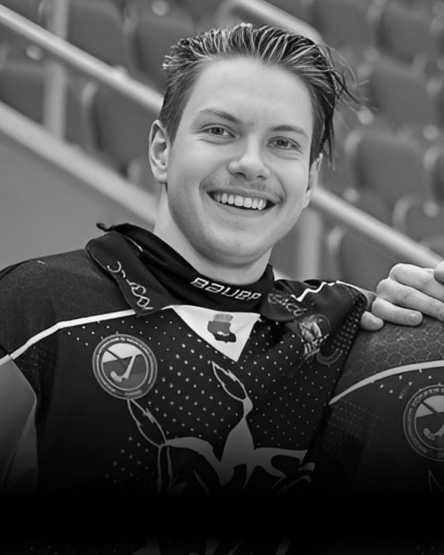 17-летний чемпион по хоккею с мячом умер после укуса клеща