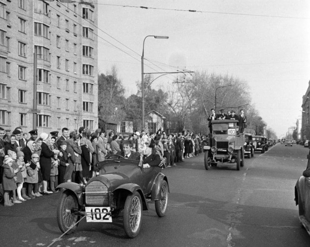 Москва и москвичи. Двадцатый век. 04.04.24