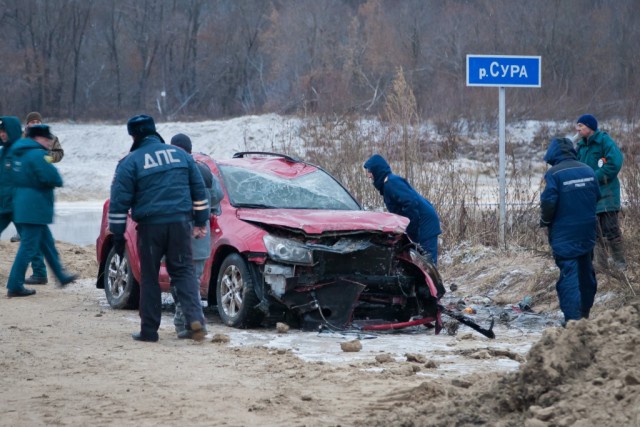 Пропал автомобиль с людьми. ЧП на переправе