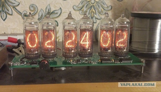 Часы на лампах Nixie clock себе или в подарок 3