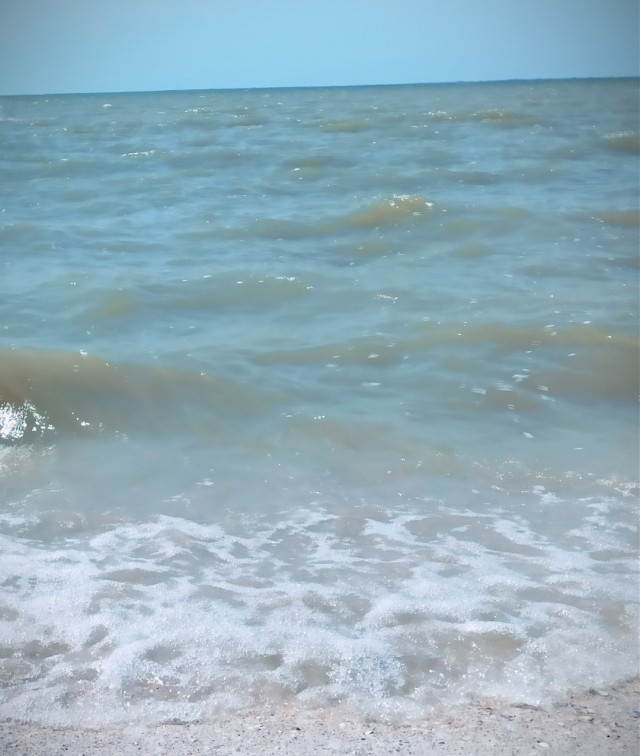 А это море у Анапы сейчас