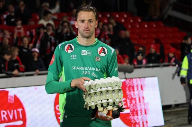 У этого мужика точно есть яйца