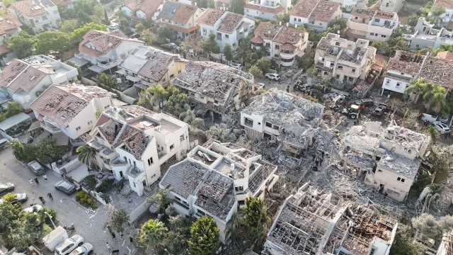 Иранские СМИ публикуют последствия ракетного обстрела города Ришон-ле-Цион
