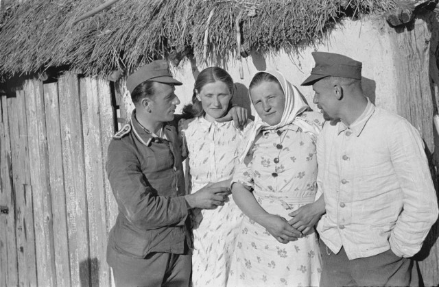 «Немчата» и «фашистята»: что стало с детьми советских женщин, родившимися от гитлеровских оккупантов?