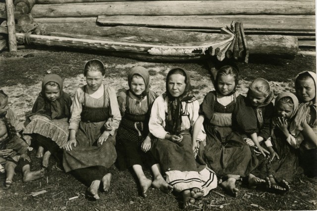 Российская империя в фотографиях. Детство.