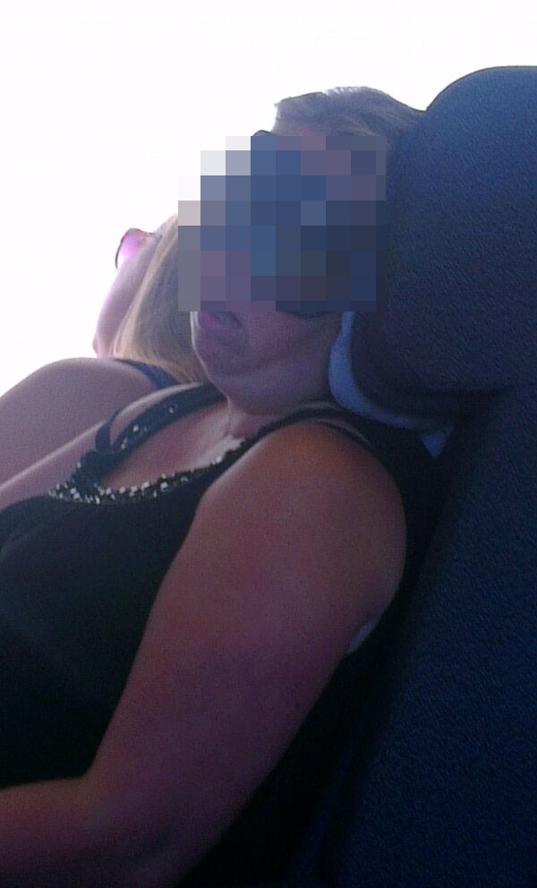 Взгляд заснувшей пассажирки
