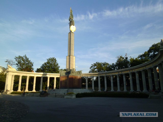 Во Франции осквернен памятник