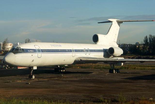 Деревянная модель Ту-154Б2