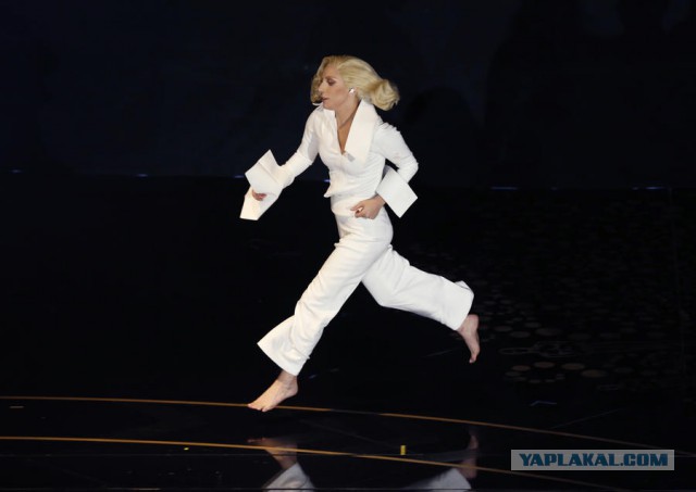 Самые яркие моменты  и платья  «Оскар 2016»