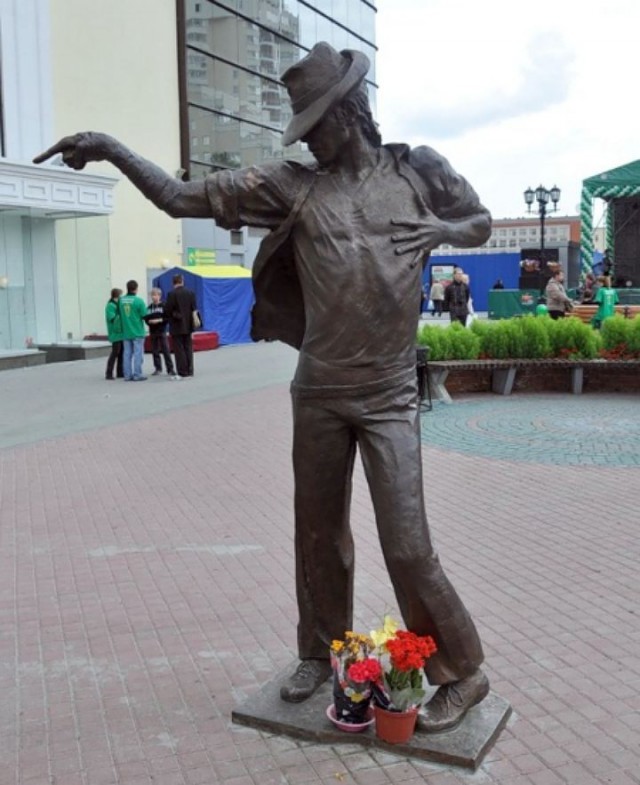 Памятники, которые делают мир добрее