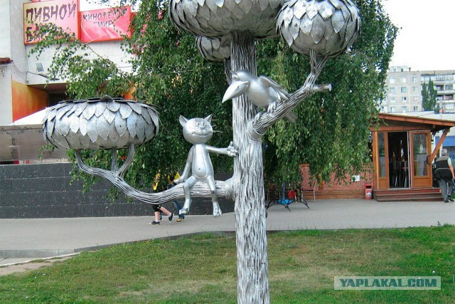 Скульптуры из городов по всему миру, которые доказывают: главное воображение!